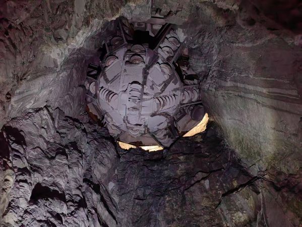 贯通照片 贯通照片